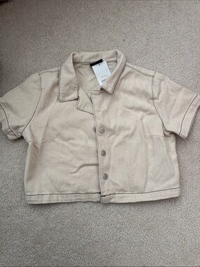 Beige Short-Sleeve Cropped Button Jacket - Unbranded